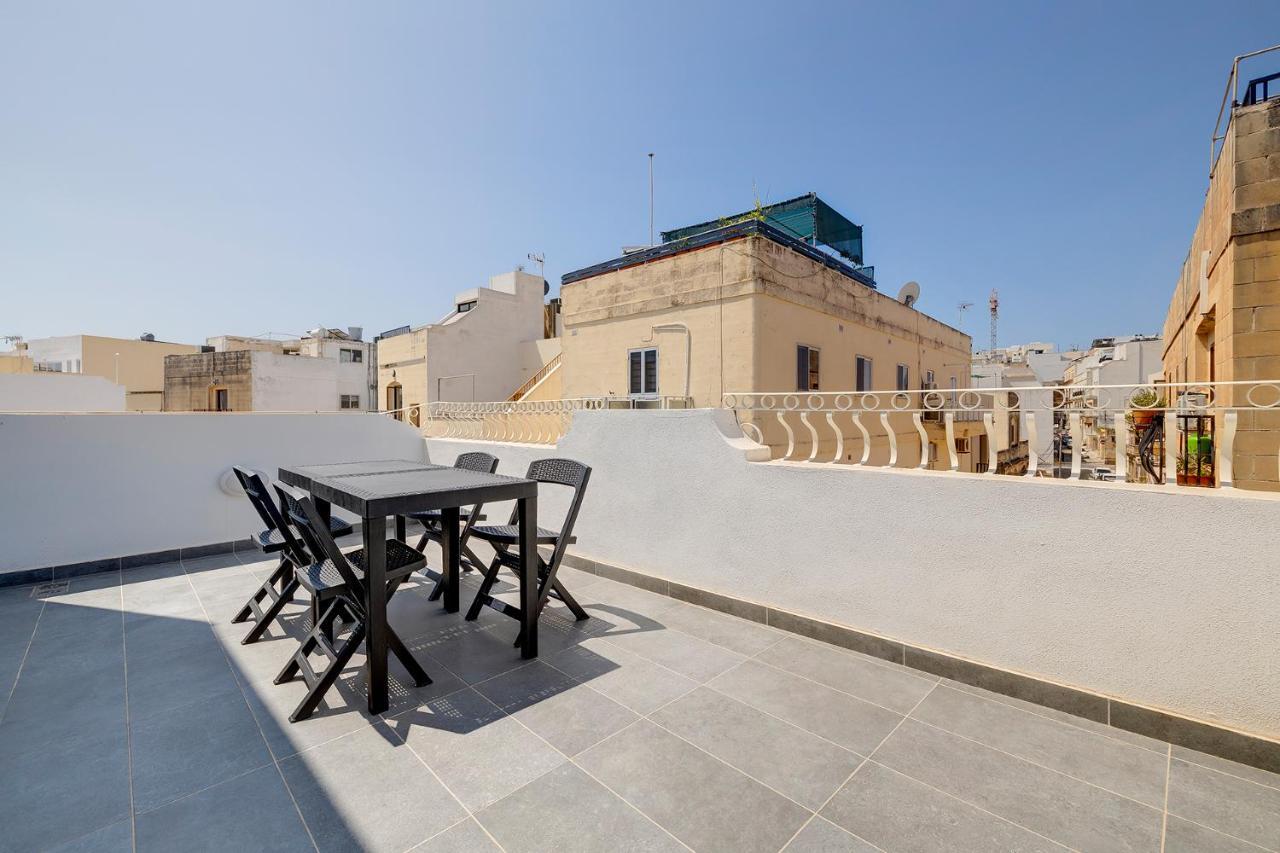 Stunning 2Br Holiday Penthouse In Central 斯利马 外观 照片